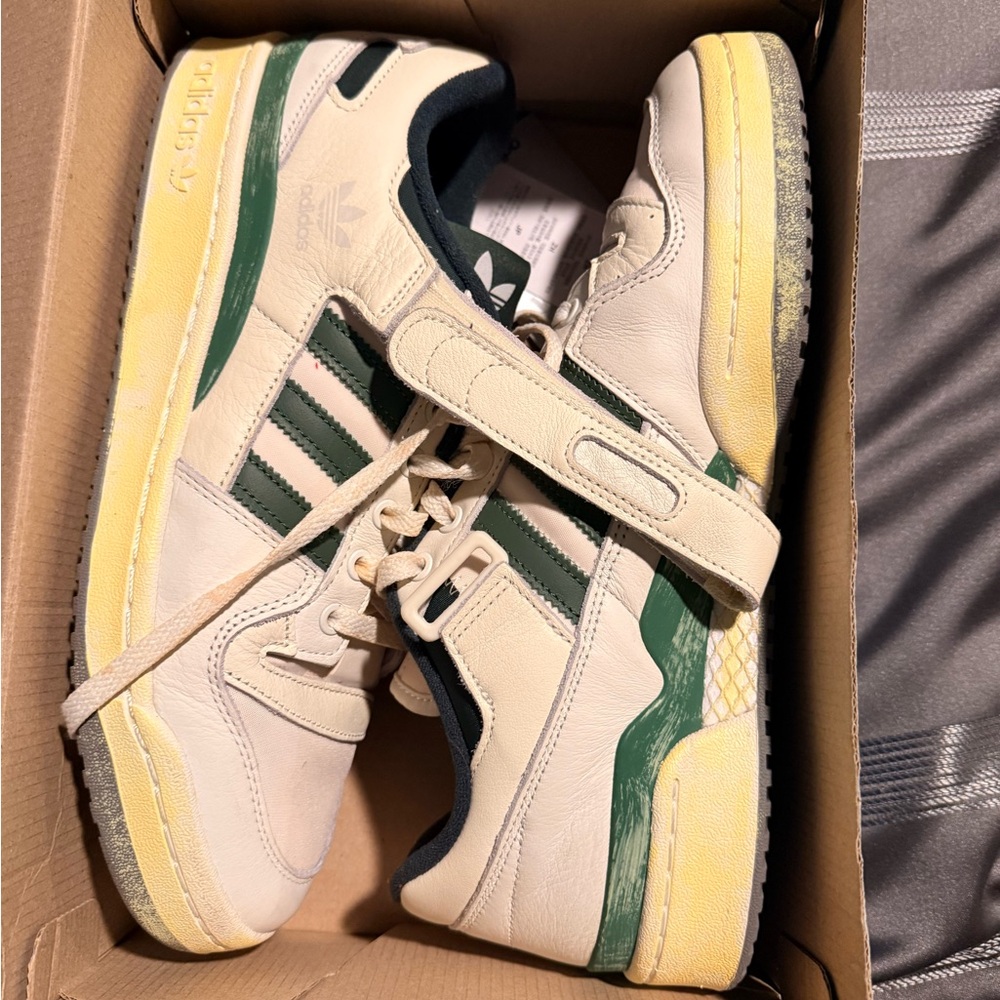 Adidas 84 Forum AEC MEN SIZE 11